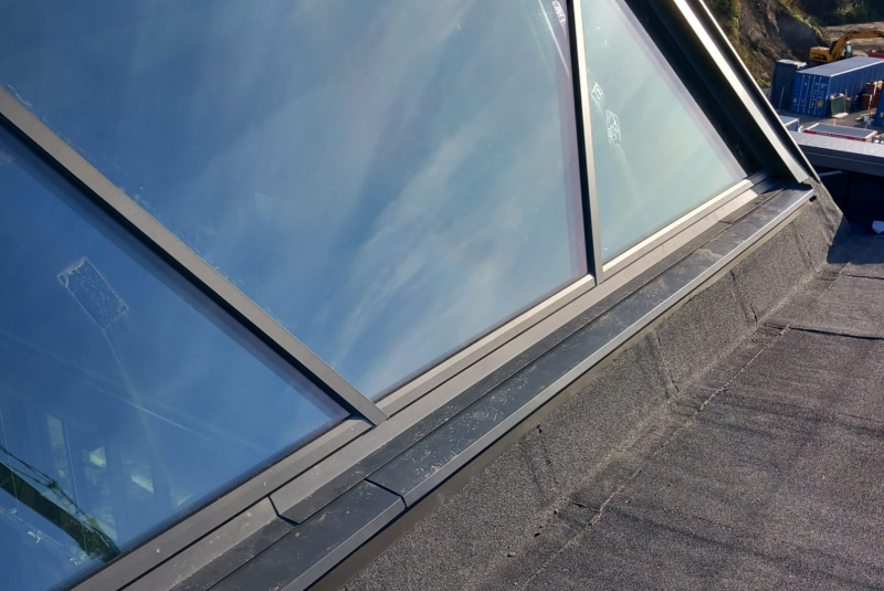 Blog / Strešné sklo-hliníkové svetlíky - foto Blog / Strešné sklo-hliníkové svetlíky - foto