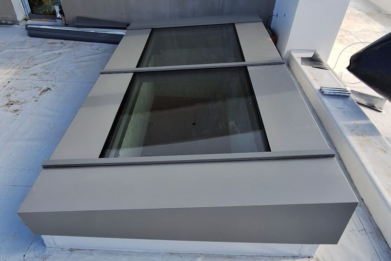 Blog / Strešné sklo-hliníkové svetlíky - foto Blog / Strešné sklo-hliníkové svetlíky - foto