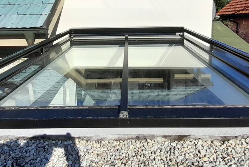 Blog / Strešné sklo-hliníkové svetlíky - foto Blog / Strešné sklo-hliníkové svetlíky - foto