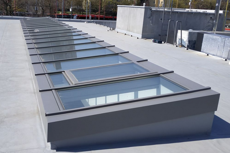 Blog / Strešné sklo-hliníkové svetlíky - foto Blog / Strešné sklo-hliníkové svetlíky - foto