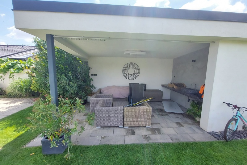 Blog / Zasklenie altánku pre väčší komfort  - foto