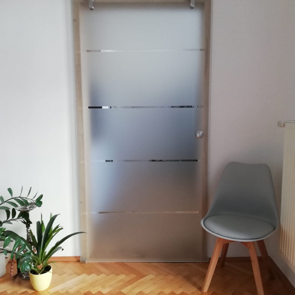 Sklenené posuvné dvere na mieru, kvalitné kovania, bezpečnostné sklá, originálny dizajn, ktorý si môžete navrhnuť k Vášmu interieru vo firme almon Sklenené posuvné dvere na mieru, kvalitné kovania, bezpečnostné sklá, originálny dizajn, ktorý si môžete navrhnuť k Vášmu interieru vo firme almon