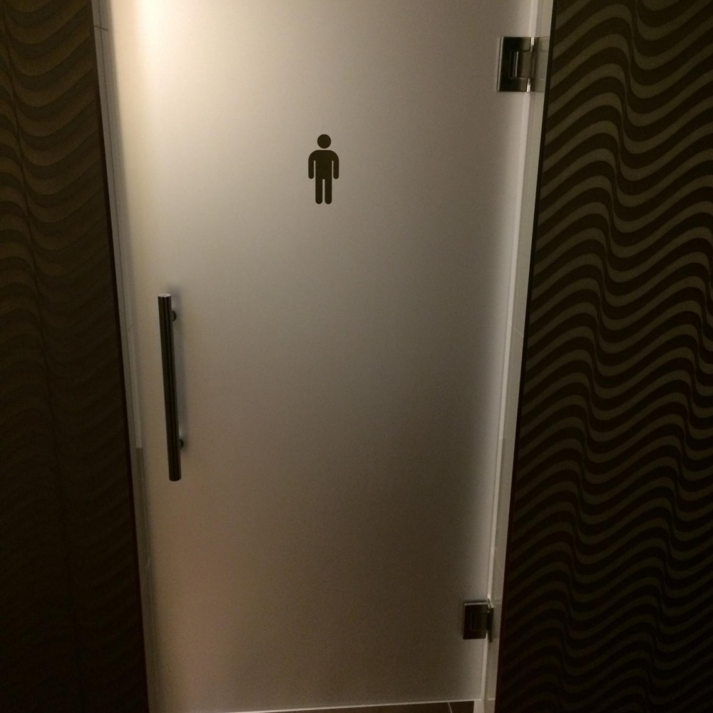 Hľadáte vhodné sklenené dvere na chodbu, do izby, do reštaurácie, do kúpelne či šatníka? Navrhneme a zrealizujeme. Navštívte náš showroom v Bratislave. Hľadáte vhodné sklenené dvere na chodbu, do izby, do reštaurácie, do kúpelne či šatníka? Navrhneme a zrealizujeme. Navštívte náš showroom v Bratislave.